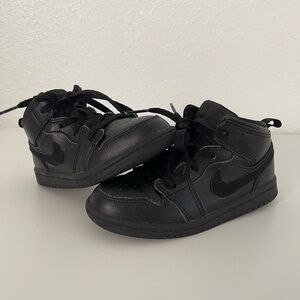 Air Jordan 1 Mid GS Triple Black